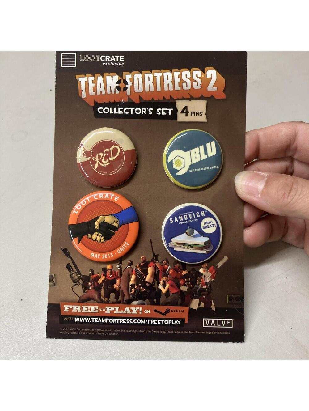 Team Fortress 2 Loot Crate Exclusive 4 Pack Collectors Set Buttons Pins on Card